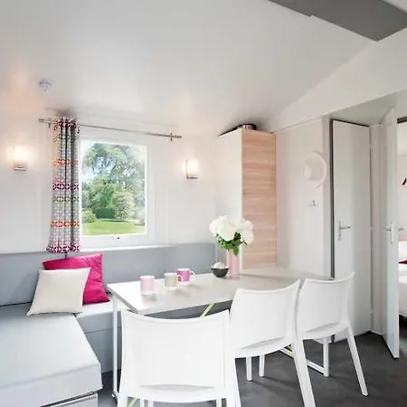 Vacancesocamping Les Viviers 4*